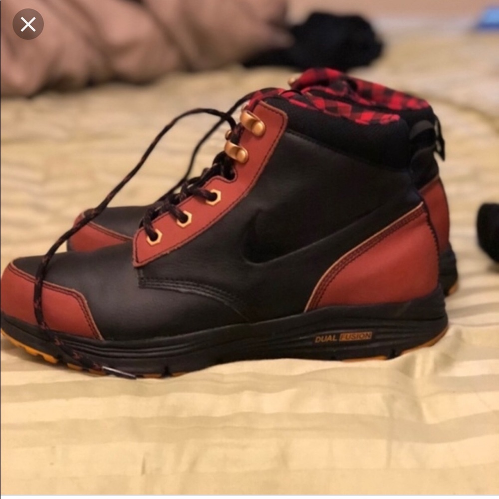 NIKE ACG DUAL FUSION BOOT